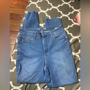Medium Wash Old Navy Extra High Rise Rockstar Super Skinny Jeans